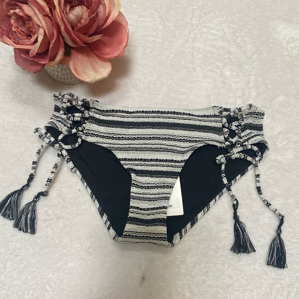BECCA NWT Size S Hipster Bikini Bottom Black White & Silver Side Tie Lined